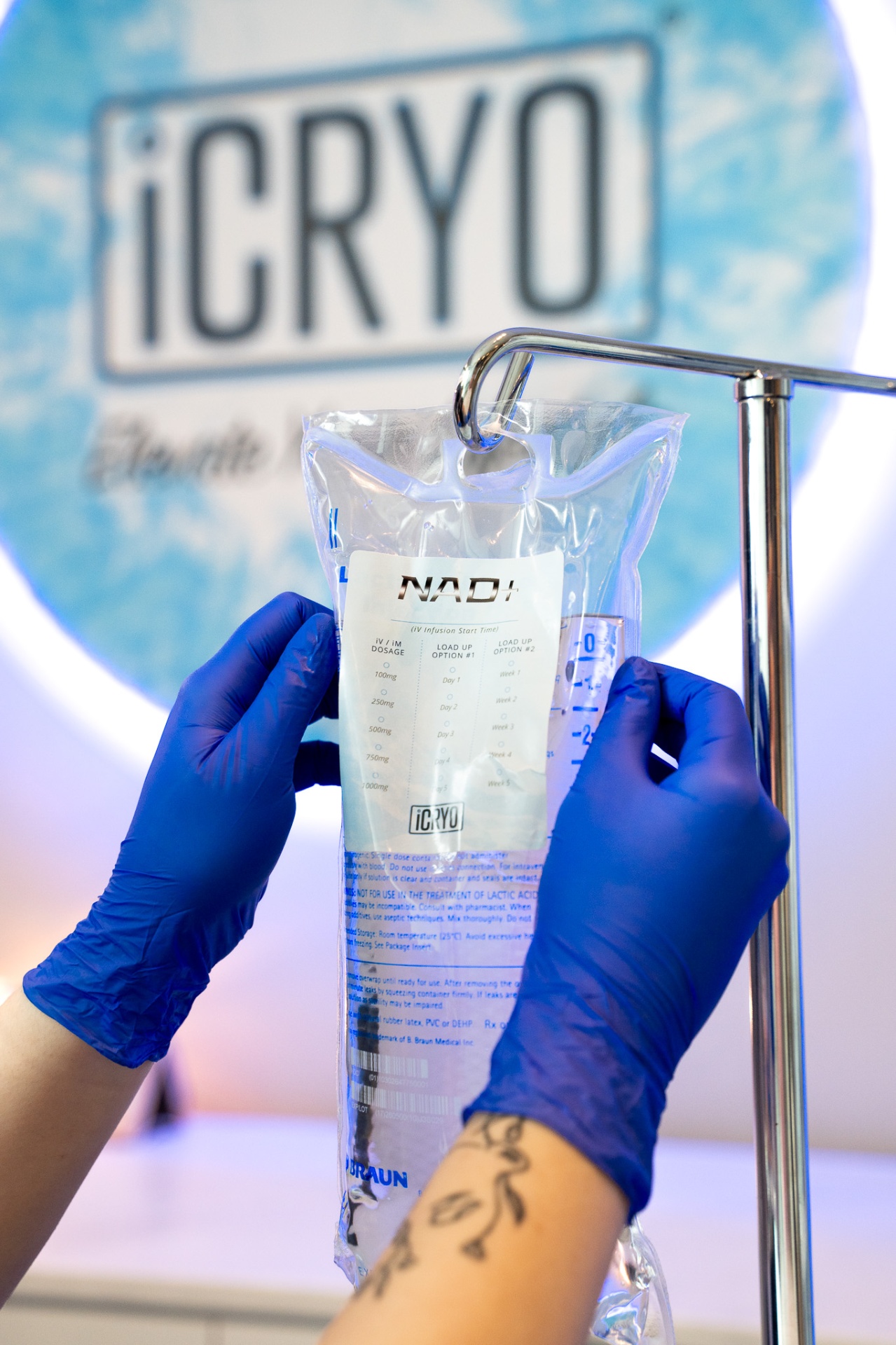 iCRYO Guilderland NAD+ IV infusion bag with dosing chart