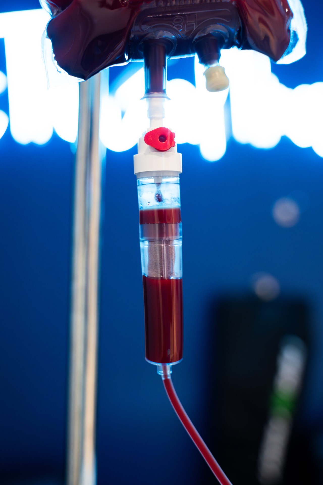 Medical-grade ozone IV preparation at iCRYO Guilderland